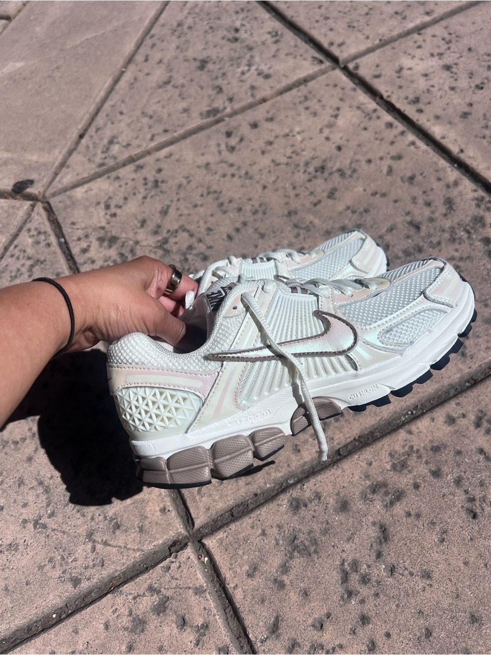 Nike Vomero 5 Sneakers - Picture 2 of 4